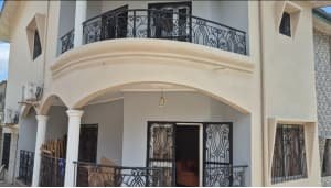 Duplex à VENDRE Logbessou Douala